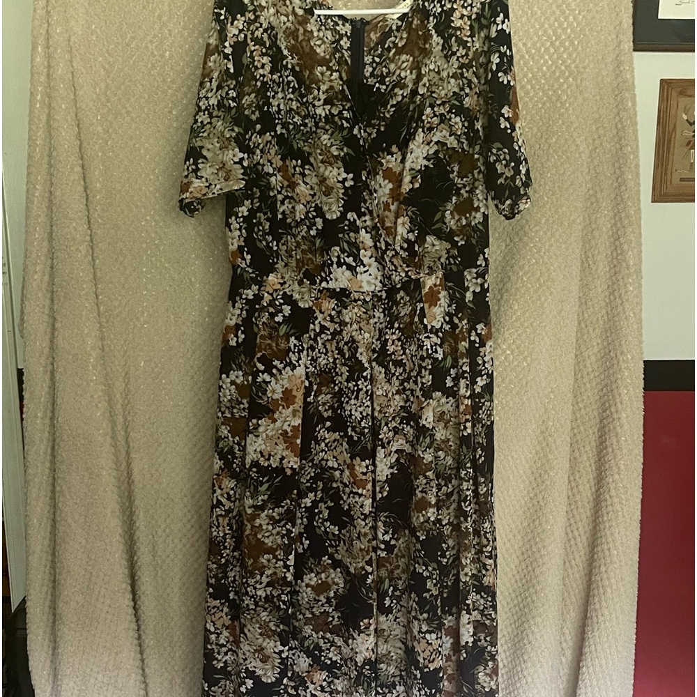 Elegant romper made by Wayward Fancies it is a women’s size 3X (24)